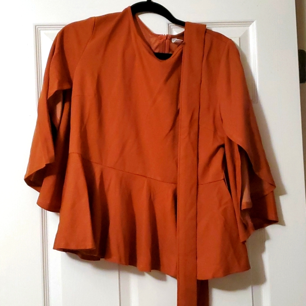 Brown pendulum bell top with tie